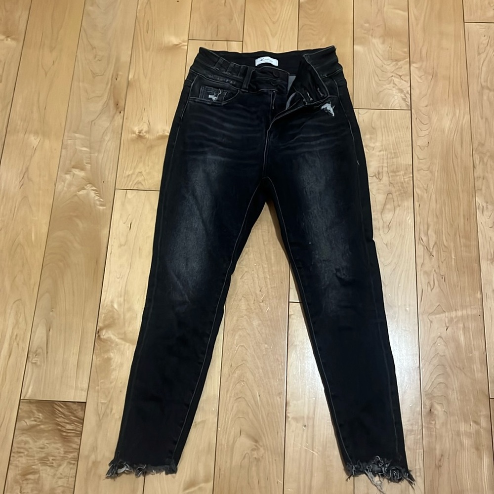 Kan Can  black denim signature style